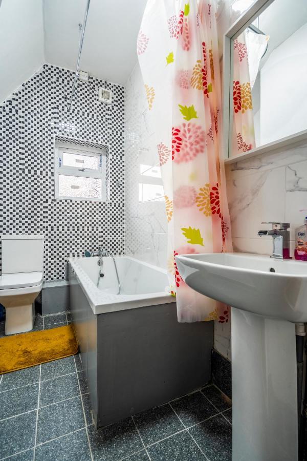 Deluxe 2-Bedroom Flat With Free Parking Birmingham Exterior foto